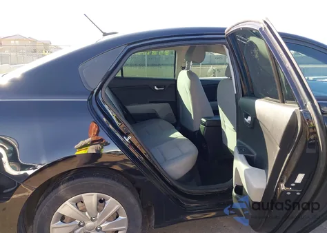 2020 Kia Rio S z USA, uszkodzony, nr VIN 3KPA24AD8LE308228